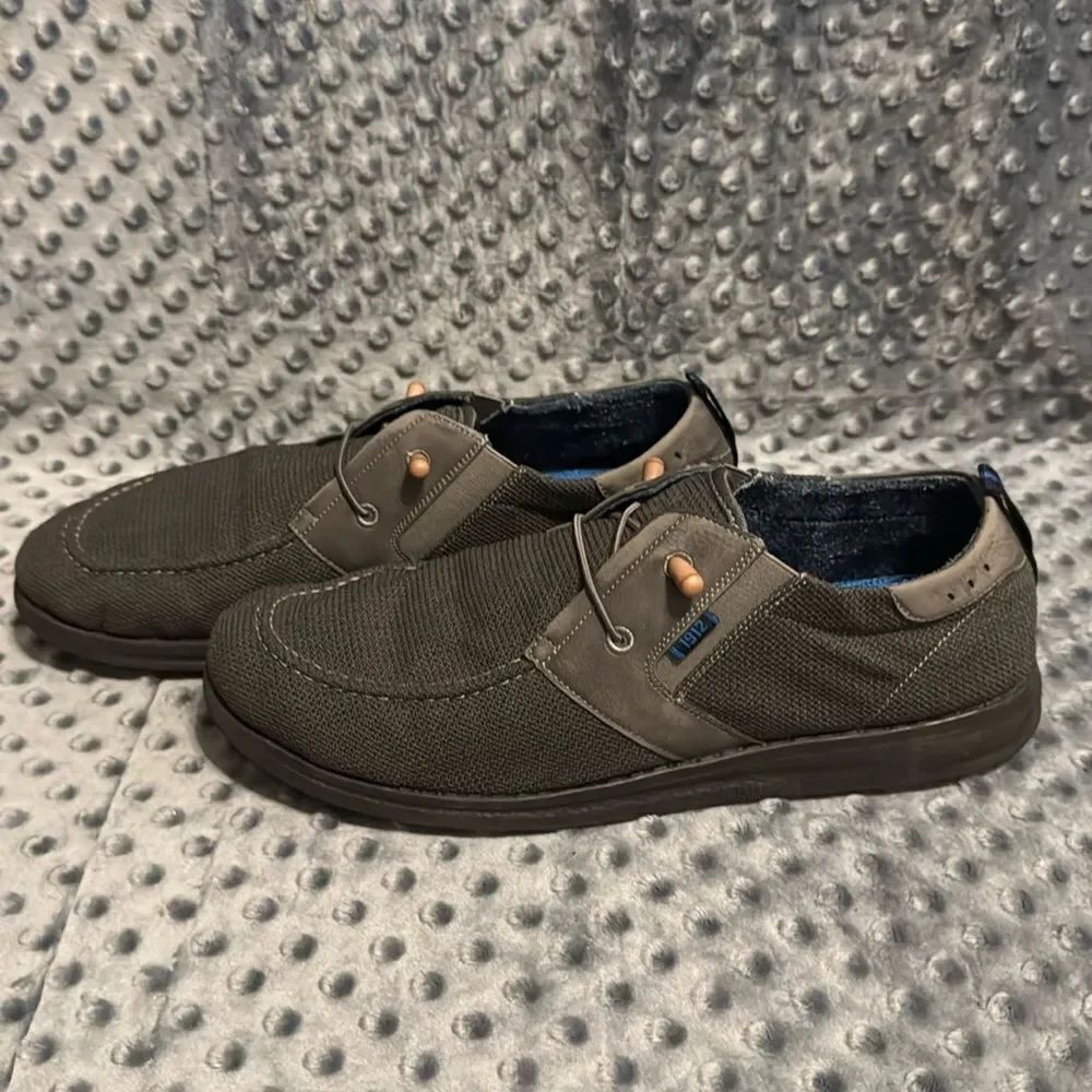 Men’s Nunn Bush Casual Slip-On’s.   WIDE